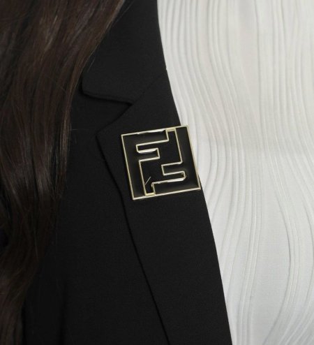 بروش ماركة - FENDI